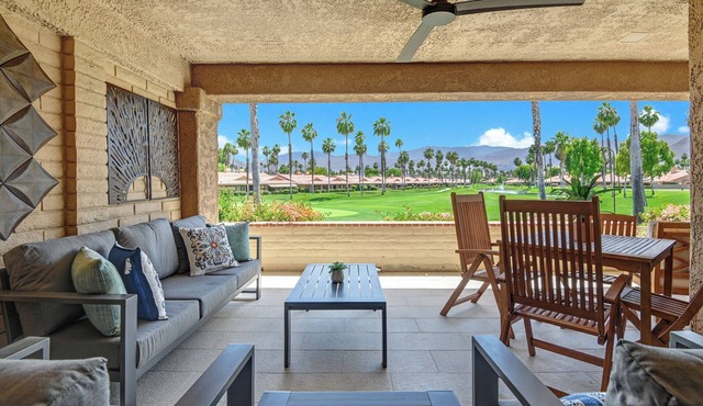 3-bedroom house in fabulous Chaparral Country Club with incredible golf view