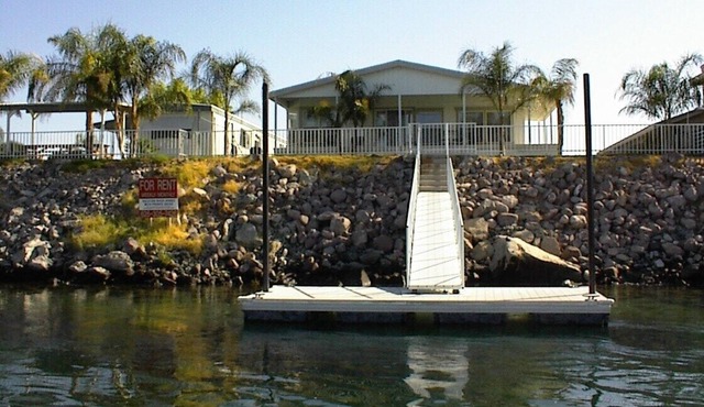 3 Bedroom Waterfront Colorado River Home with Private Dock!
