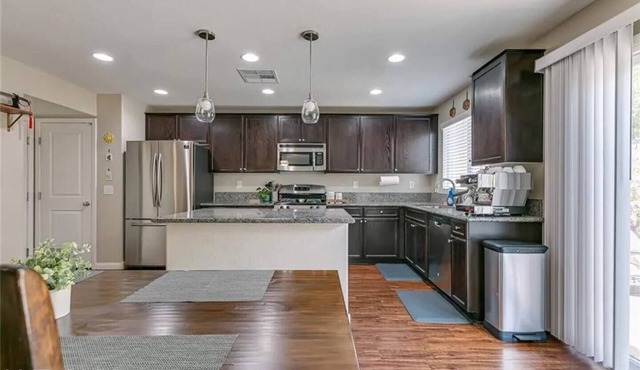 3 beds 2.5 Baths - 18 miles from Downtown Nevada