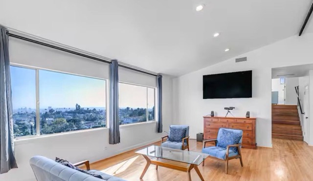 3BD 2BA House Breathtaking Views in Los Feliz Hills