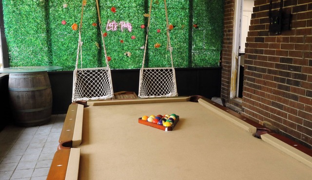 3bed 2bath Firepit, Pool Table, Darts, Pool. in Savannah