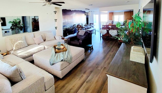 3BR/2BA Family home- Pet Friendly, Under 1 mile to Boat Ramp