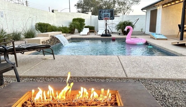 4 Bedroom Hacienda with a Pool and GREAT location!