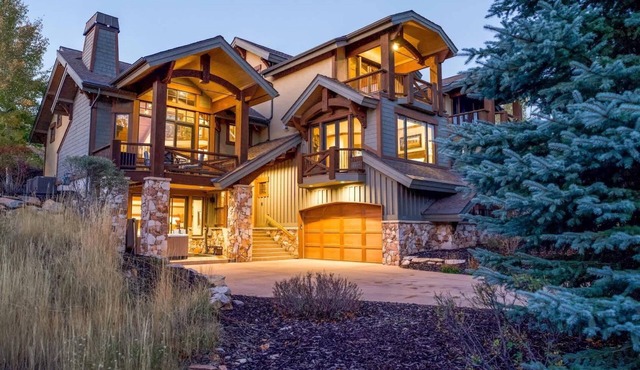 4 King Suites/5 bathrooms/2 LR's/Bunk room