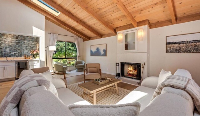 4067 The Driftwood Daydream - Walk to the Beach! in Pebble Beach