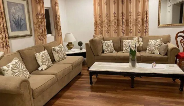 4BR 7Beds, 15pax, Large Parking lot, Private Gated.