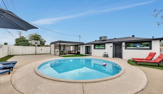 4BR West Phoenix - Pool - Near State Farm Stadium in Phoenix