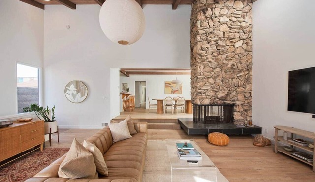 5 Bedroom Family Beach House*Ocean Views*Parking