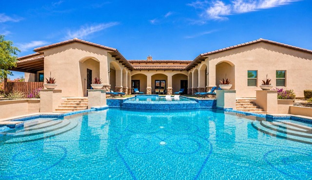 5 Private En Suites | 2 Pools + Spa | 2 Acres