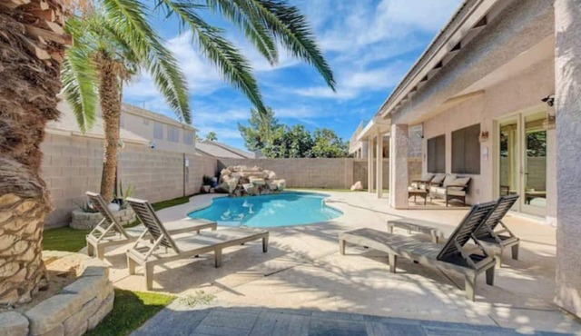 5BD Spacious Home w/Pool & Endless Fun!