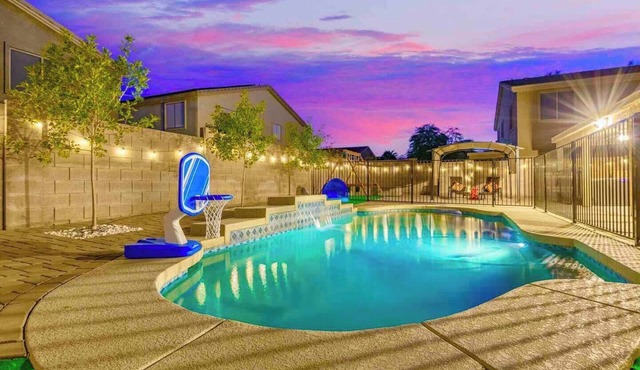 5BR Family Retreat with Pool and Game Room
