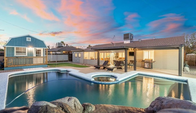 5BR, Pool, Games, Mini Putt, BBQ, Patio & Firepit