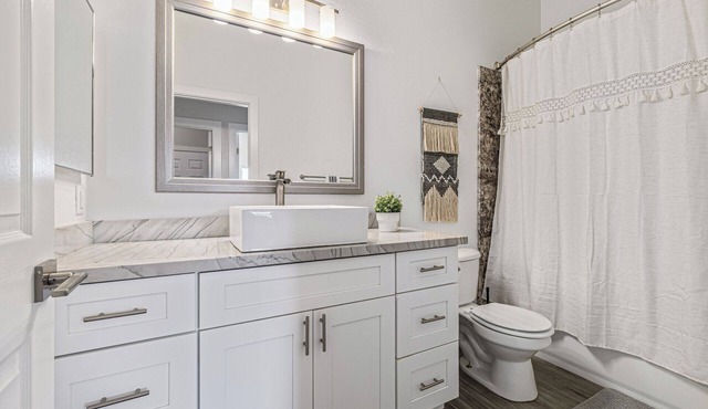 Acre In Town Retreat, 2 mins From Horseshoe Park! in Queen Creek