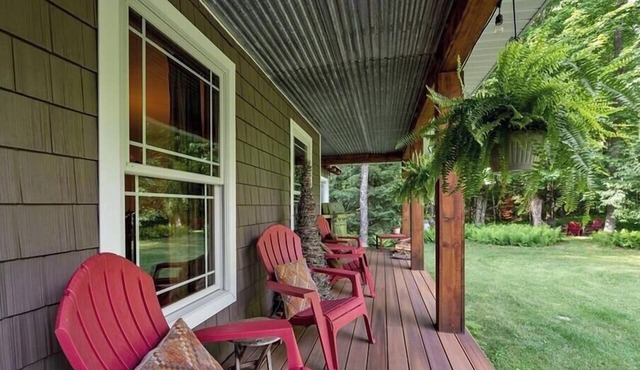 ADK Hideaway - Spacious, modern home nearby to all amenities in Old Forge