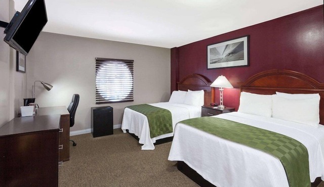 Affordable Comfort Near LA Landmarks: 2 Rooms Close to Major LA Attractions