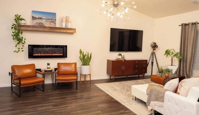 Agave Zen House w/Hot Tub & BBQ Grill!