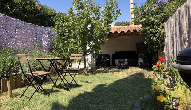 Air-conditioned cabana with Mediterranean garden 9 minutes from the sea in Frontignan