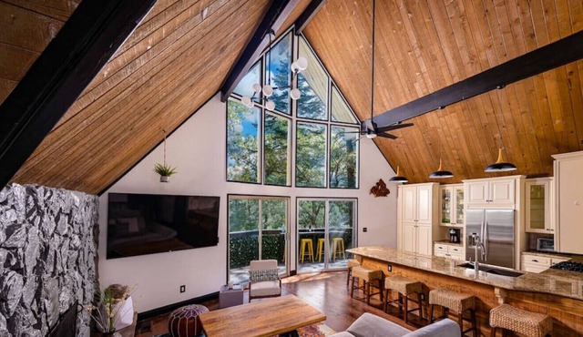 Alpine Vista Chalet - Open | Nature | Play | Modern Vibe