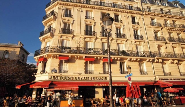 AN AUTHENTIC & COMFORTABLE PARISIAN STAY JUST STEPS FROM JARDIN DU LUXEMBOURG in Paris