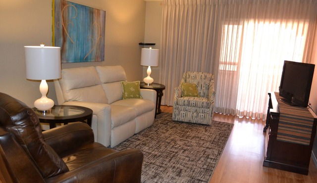 Anasazi Village - Beautiful Setting-Dining, Shopping, Golf, Peaceful