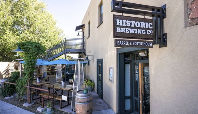 Apartment in the Heart of Downtown above an amazing Brewery!