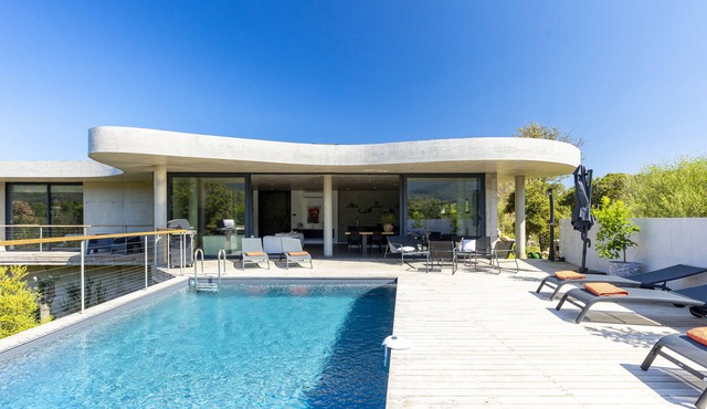 ARCHITECT-DESIGNED VILLA WITH POOL in Sotta