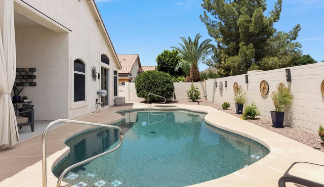 Arrowhead Ranch House + Backyard Oasis Private Pool and Hot Tub