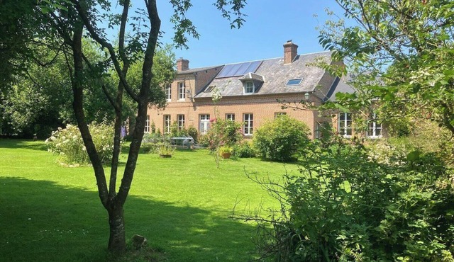 Authentic country villa in Saint-Vaast-Dieppedalle
