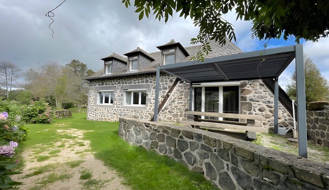 Authenticity & Comfort at Grange Charmalex with Countryside Views in Lacroix-Barrez