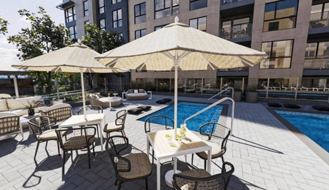 Avelle 2BR Comfort | Outdoor Pool and Hot Tub in Mountain View