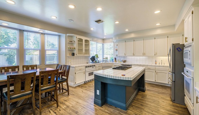 Bakersfield Vacation Rental w/ Private Pool!