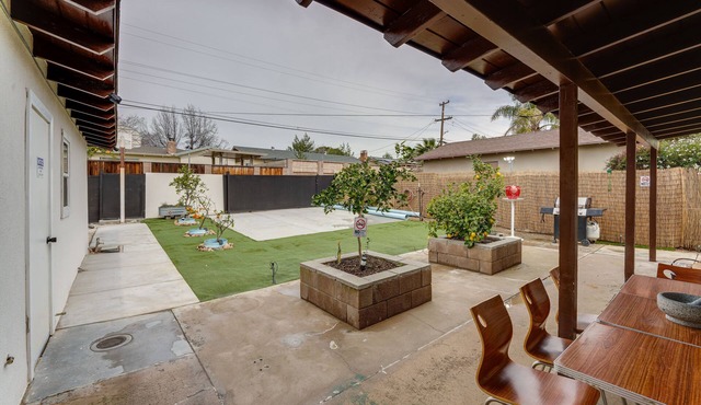 Bakersfield Vacation Rental ~ 5 Mi to Downtown!