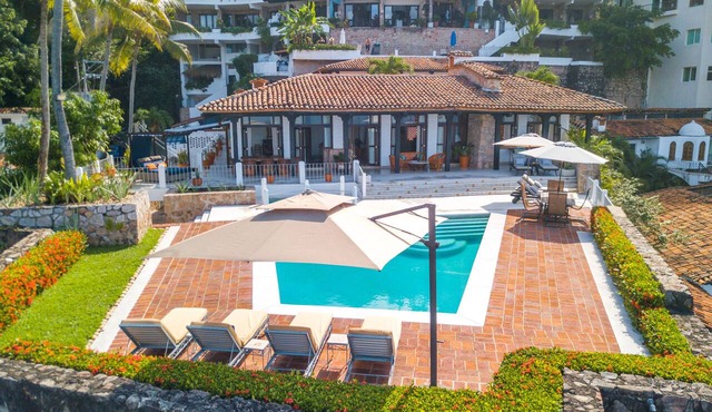 Beach Front House , 5 minutes to down town,private pool ,staff , come to enjoy! in Puerto Vallarta