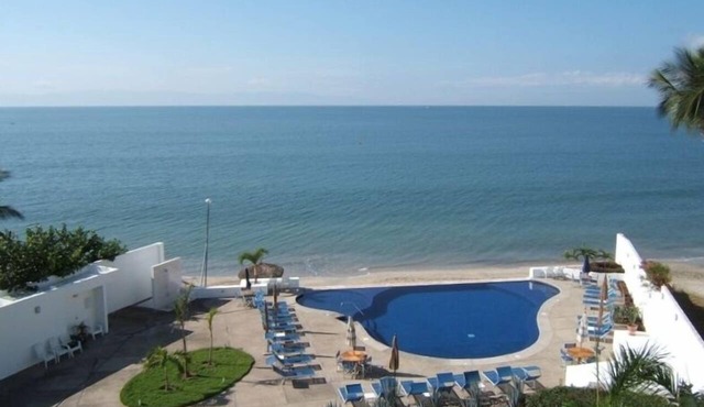 Beachfront 2 BR/2 BA Condo Del Mar with Pool at Colibri! in Bucerias