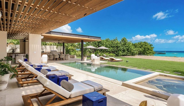 Beachfront 5BR Villa w/Pool, big garden, Ocean Views & Premier Golf Membership in Punta de Mita