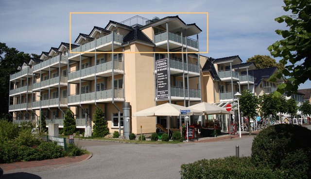 Beachfront apartment with sea views, beach chair by the sea, parking at the house in Baabe