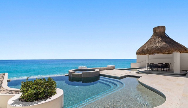 Beachfront Villa with Daily Butler/Bartender - Steps to the Sand in San José del Cabo