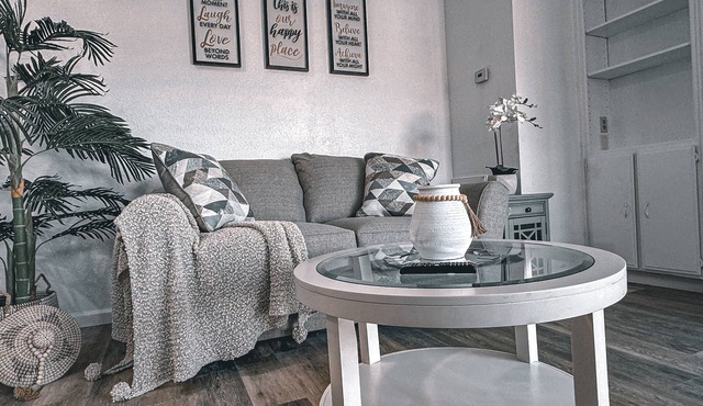 Beautiful 1 Bed 1 Bath Cozy Condo