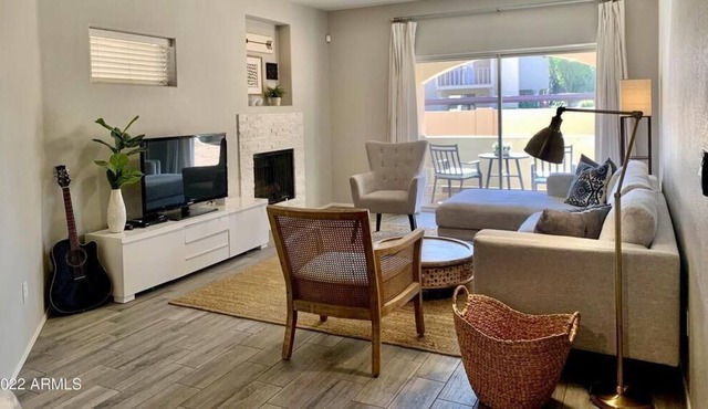 Beautiful 2 Br. Condo (218670) by Houzlet