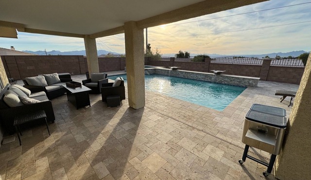 Beautiful 3-bedroom house with an exquisite pool!