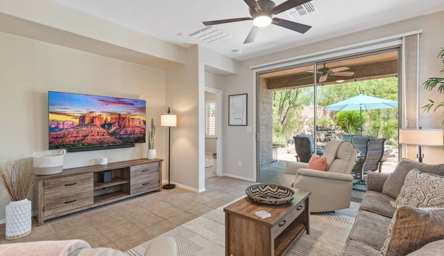 Beautiful 3 Bed Home with Backyard Oasis in Anthem Country Club w/free E-Bikes
