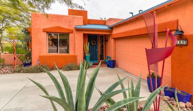 BEAUTIFUL AND COMFY! Mountain View/Pool Near Saguaro National Park