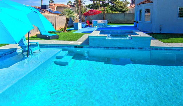 BEAUTIFUL HOUSE WITH NEW POOL/SPA