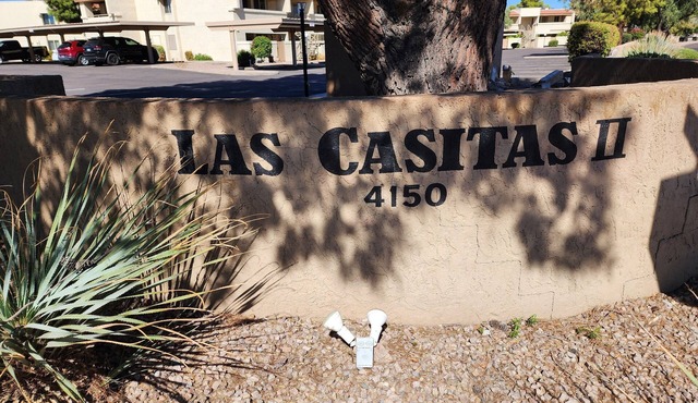 Beautiful, remodeled, furnished, 2/2 condo in Phoenix/Paradise Valley AZ.