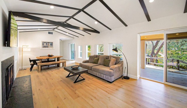Beautiful, Secluded, Mountain Retreat Minutes from the City in Los Angeles