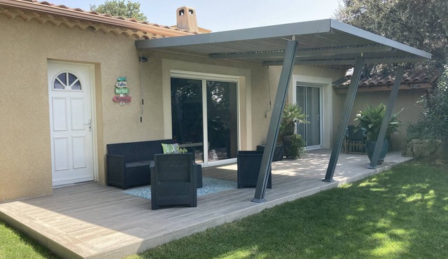 Beautiful Villa of full foot with swimming pool on the hill, impregnable view! in Saint-Alexandre