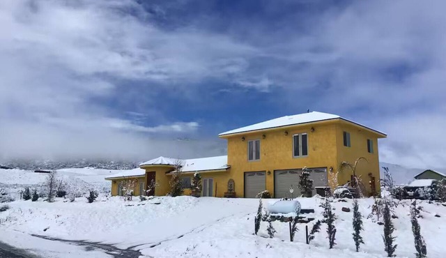 Between Vineyards and Forests: Your Refuge in Tehachapi