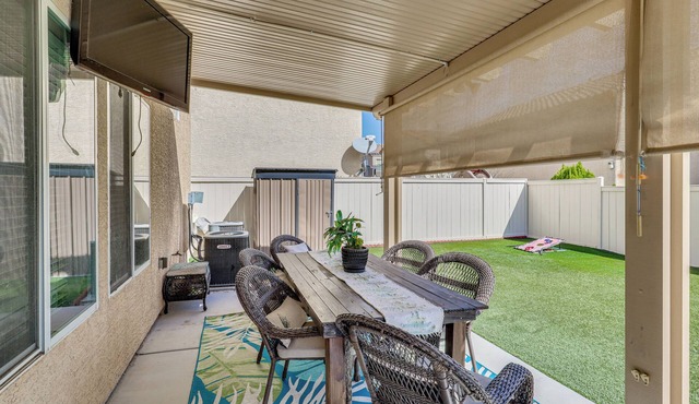 Big Yard & Patio! Modern Home Near Vegas Strip in Las Vegas
