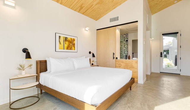 Blackhaus A5 by AvantStay | ADA Modern Room + Pool in Palm Springs