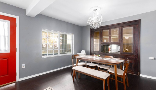 Blissful Bungalow in Central San Diego- 4bed/2bath Pet Friendly!